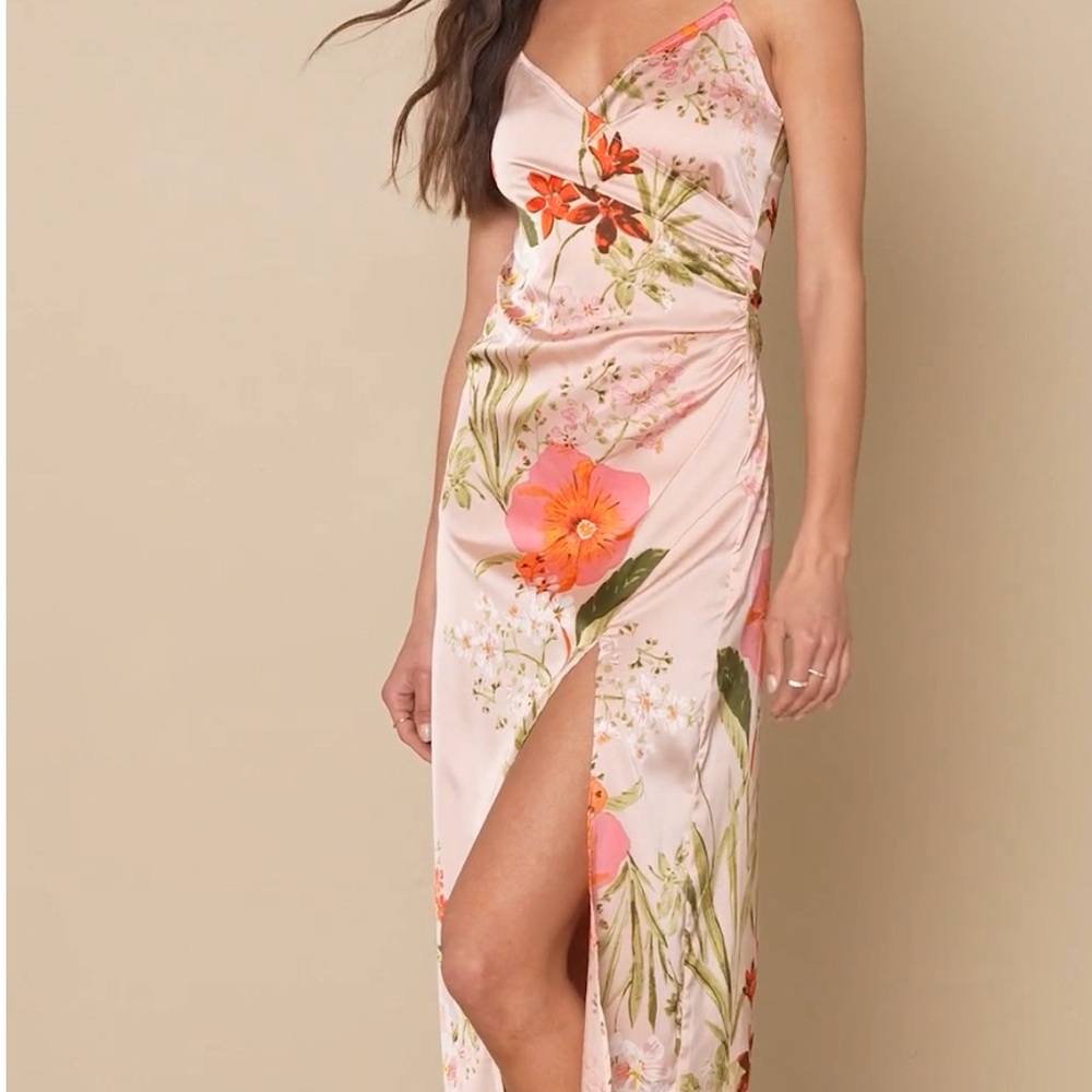 Pink floral satin midi dress from Lulu’s. Only worn once. Great condition!